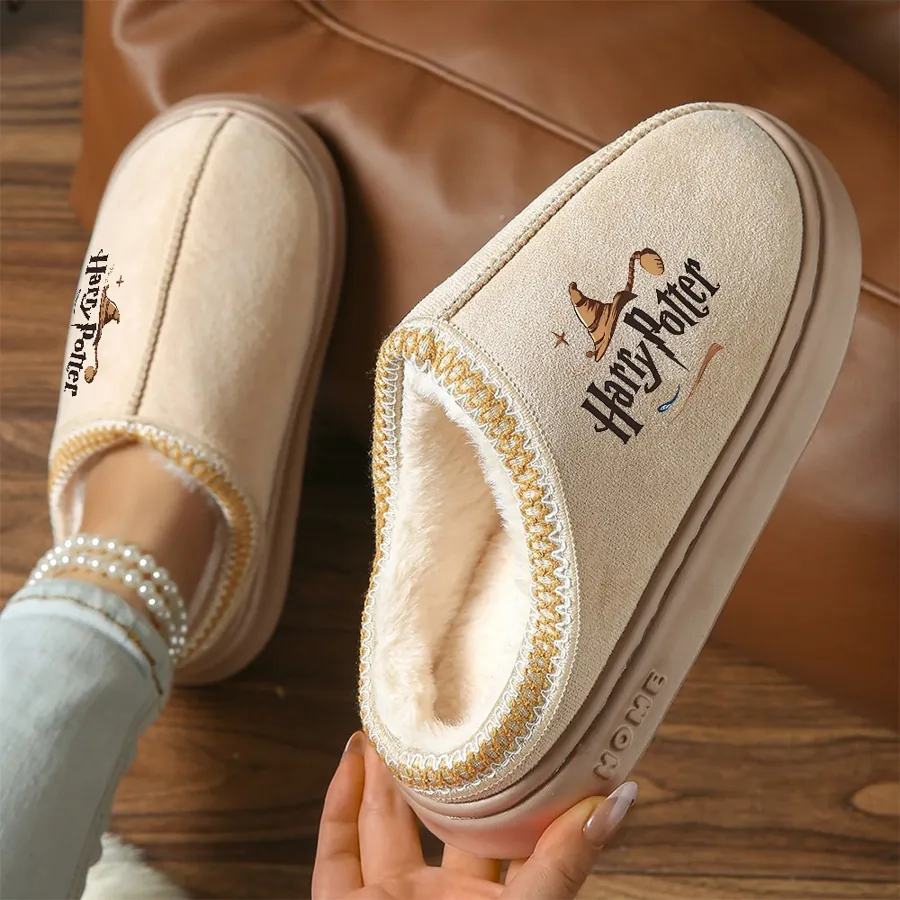 Warner Bros. DC Harry Potter Men'S Plush Slippers for Indoor Use — photo 3